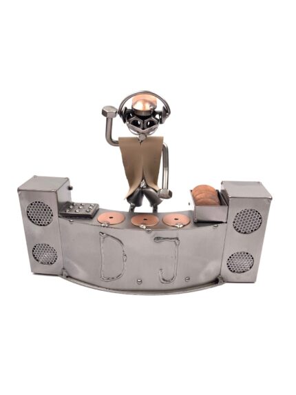 DJ