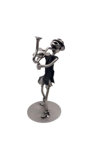 figurka z metalu saksofonista