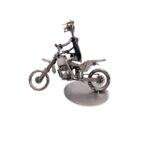 Metalowa figurka motocross – idealny prezent dla fanów jazdy terenowej.
