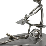 Precyzyjnie wykonana metalowa figurka psychiatry – prezent z klasą