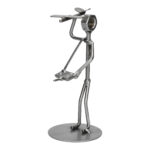 Metalowa figurka modelarza samolotów – prezent dla pasjonata lotnictwa