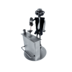 Metalowa figurka barman – postać z bliska