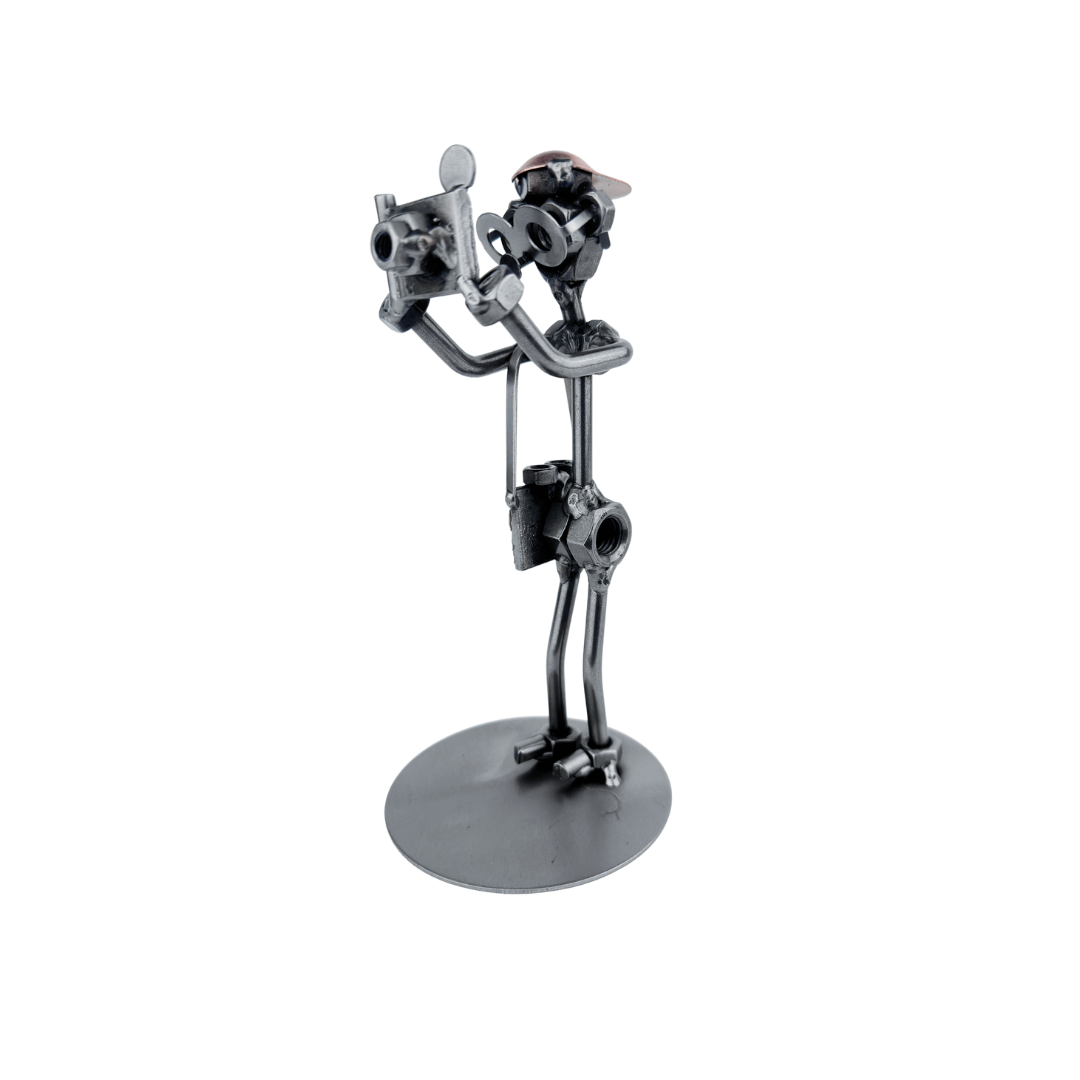 Metalowa figurka fotograf Metalowa figurka fotograf – dekoracja industrialna