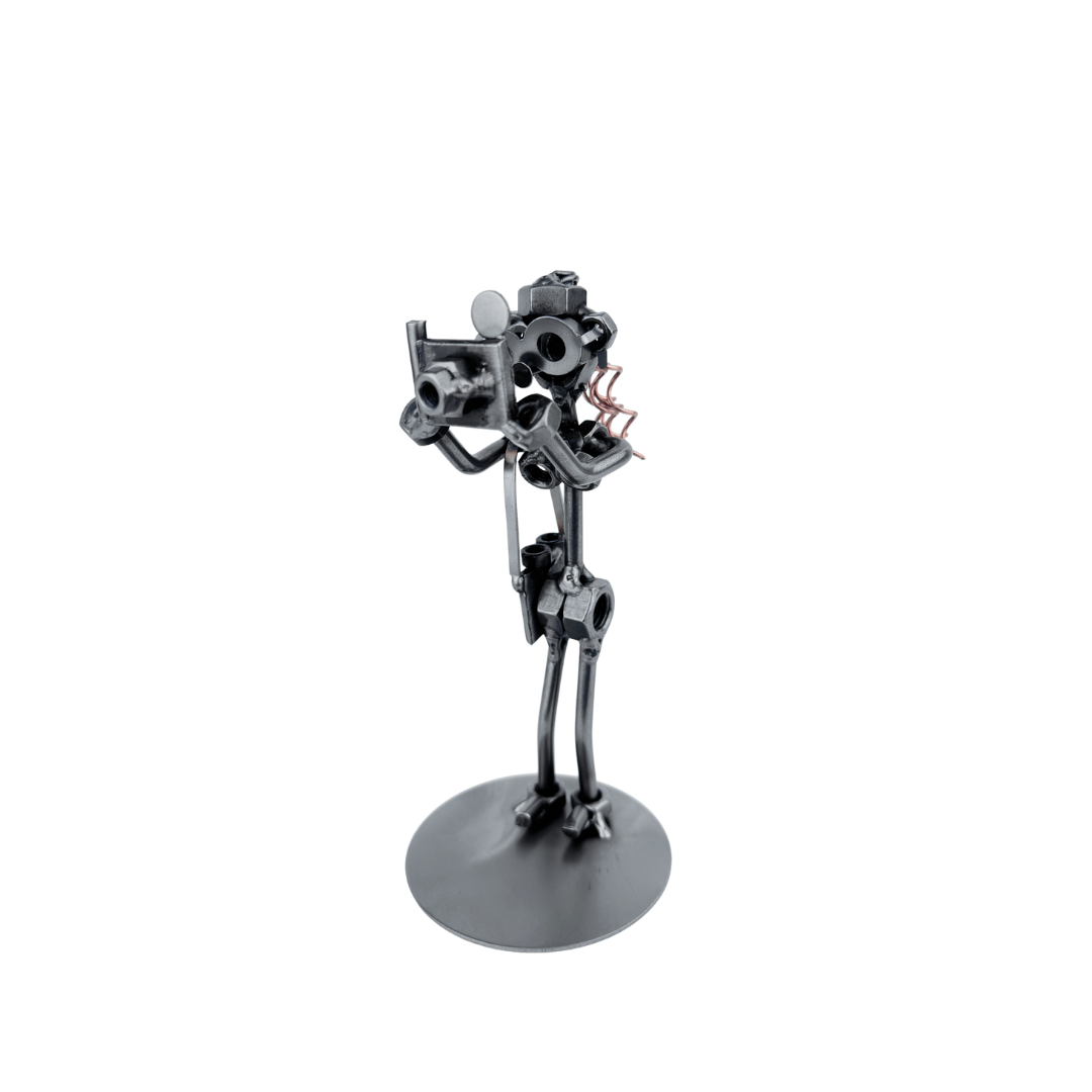 metalowa-figurka-fotografka-metalika Metalowa figurka fotografka – dekoracja industrialna