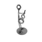 Metalowa figurka gitarzysta – dekoracja muzyczna